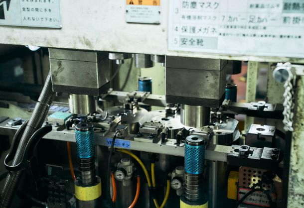 鍛造プレス（630t/400t）